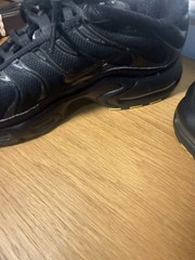 Nike Air Max Plus „Triple Black“ sneakers Youth Sz 5.5 CD0609-001 Retro