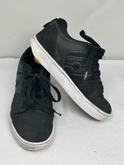 Heelys Racer 20 Black White Skate Shoes Roller Youth Size 5 Sneakers HE100763