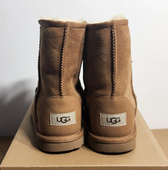 UGG Classic II Short Cuff Boots 1017703K Black Sheepskin Sz 5