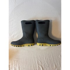 Bogs Rain Boots Kids Size y2 Black Yellow Good Waterproof Pull On Handle