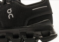 On Cloud 6 Stylish athletic For Kids 🧒Running casual Shoes 👞 SIZE 11C