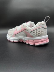 Size 5 – Nike Vomero 5 GS Vast Grey Soft Pink White HF6998 012 Big Kids
