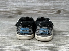 TOMS Black Gray Skull and Crossbone Tiny Toddler Shoes Size US Toddler 2