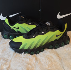 Nike Air Max DN8 AMD (GS) Low Top Lace-Up Mesh Sneakers Black/Green 6Y