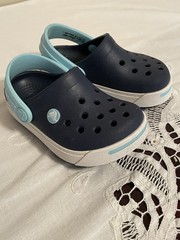 Crocs Crocband II Boys/Girls Navy and Ice Blue Band – Size C 4/5 Excellent Used