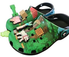 Crocs Minecraft Classic Clogs Kids size c 11 Brand new