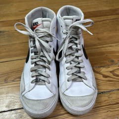 Nike Blazer Mid 77 Youth White Black DA4086-100 Size 7Y 40 EUR Sneakers Shoes