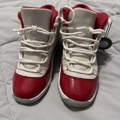 Size 2.5 (PS) – Jordan 11 Retro Mid Cherry