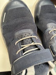 On Running Kids Cloud Play Sneakers Size 2.5Y Navy/White