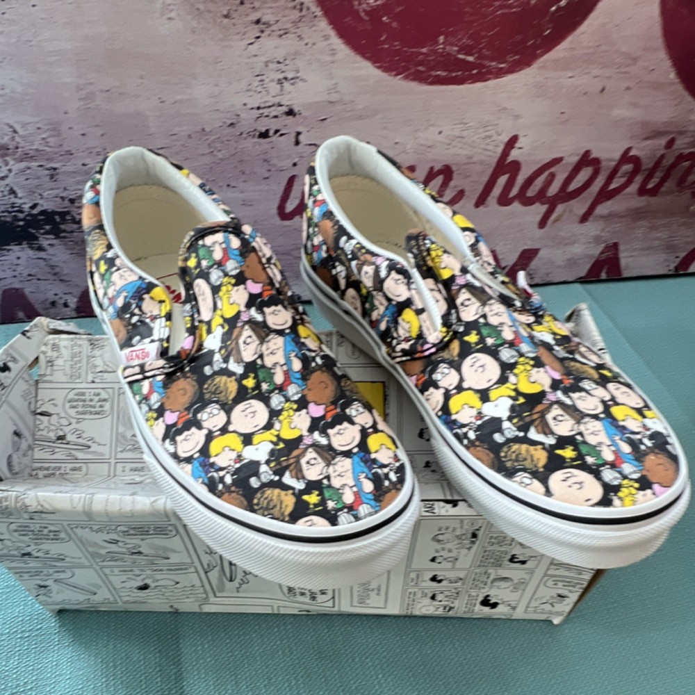 VANS Peanuts The Gang Classic Slip-On Black Kids US 2.0 UK 1.5