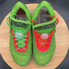 Nike Lebron XX 20 ‚Stocking Stuffer‘ Green Sneakers (GS) Size 6.5Y