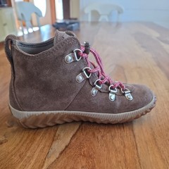 Sorel Youth Size 1 Out N About Brown Waterproof Suede Boots