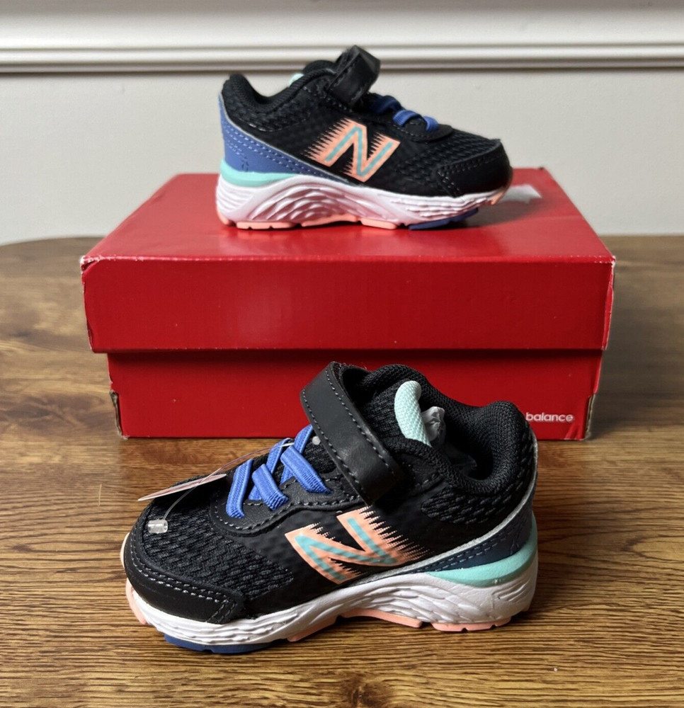 New Balance Kid’s 680 V6 Hook and Loop Running Shoe, Size 2 Wide Infant