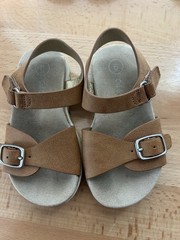 Bundle- Cat & Jack Sandals Unisex Kids SIZE 6-7