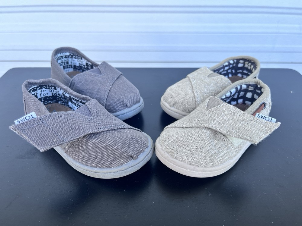 Tiny TOM’S Classics 2pair LOT SZ6 Natural Burlap Canvas SZ7 Ash Canvas READ DESC