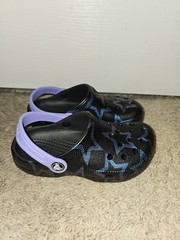 Crocs Kids‘ Classic Disco Dance Party Stars Black Clog Sandals