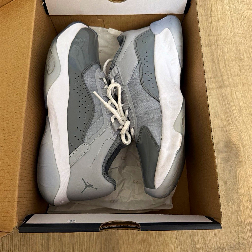 Jordan Air Jordan 11 CMFT Low (GS) Gray/White Sneaker Youth 5Y CZ0907-012