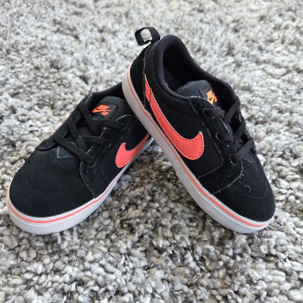Nike SB Unisex Kids Skateboarding Sneaker Black Coral Size 9C Suede Fabric