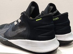 Nike Kyrie Flytrap V (GS) – DD0340 002 – Black / Cool Grey – 7Y / Womens: 8.5