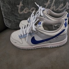 Nike „Just Do It“ Dunks Low Youth Size 3.5 Basketball Shoes Sneakers Athletic