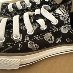Converse Black Low Top Sneakers Vintage Skull Music Guitar Youth 11