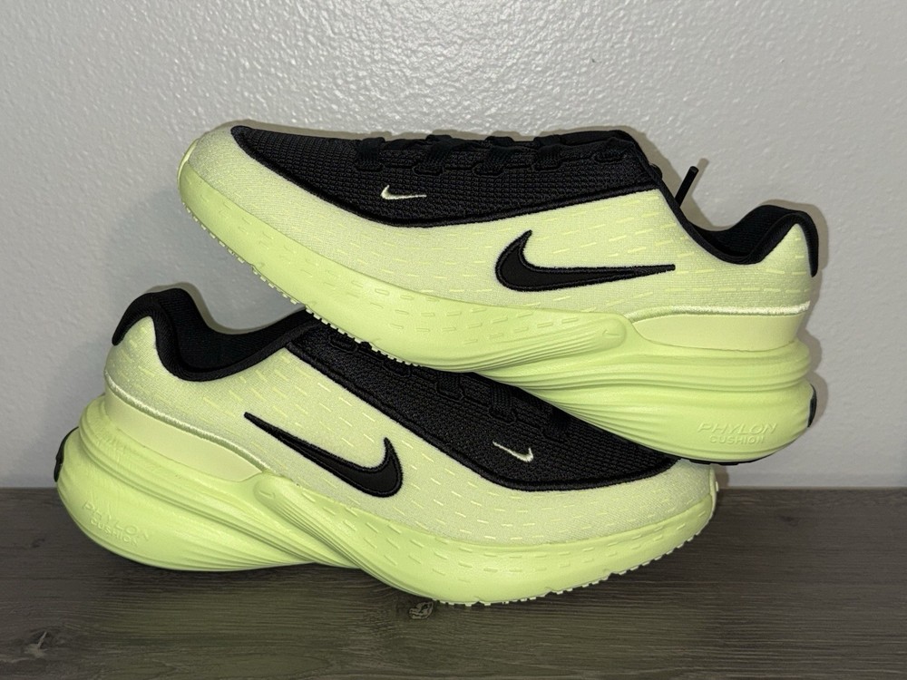 Nike Uplift SC Shoes Barely Volt Black Size 4.5Y Brand New In Box Phylon Cushion
