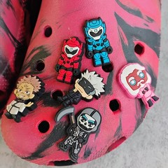 Crocs Classic Marbled Clogs Red Black Size 6 Manga Charms Kids