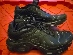 Nike Air Max Plus Triple Black Running Sneakers- Youth 7 Women’s 8 CD0609-001