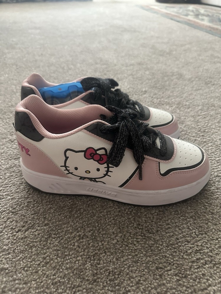 Heelys Hello Kitty Wheels Sneaker Low Top Lace-Up Pink/White/Black US 8