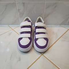 Big Kids L001 Adjustable Strap Casual Sneakers from Finish Line Size 5.0