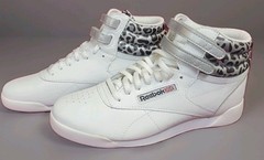 Reebok Freestyle HI JUNIOR Kid’s 7 women’s 8.5 HP3032 Size Sneakers Shoes NEW