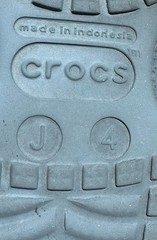 Authentic Crocs Classic Clogs Blue Sz J/4 With 6 Charms Food, And Characters.