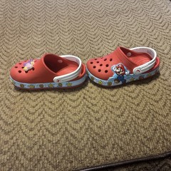 Crocs Super Mario Clogs Child Size C 7 Red Classic Nintendo Water Beach Shoes