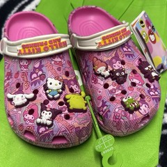 🇺🇸 Crocs J2 Hello Kitty 🌸New with Tags Classic Clogs Unisex Shoes Slip On…