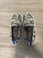 Rothy’s the kids sneaker in grey camo size K3 slip on back to school