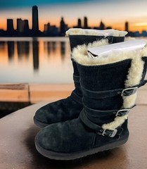 🔥 UGG Youth 4 Maddi II Casual Shearling Winter Boots Buckle Black Suede 1102529
