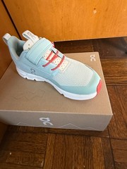 on cloud kids blue size 12