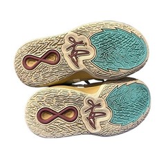 Nike Kyrie and Sue Bird  Infinity Golden Tribute sneakers youth size 4