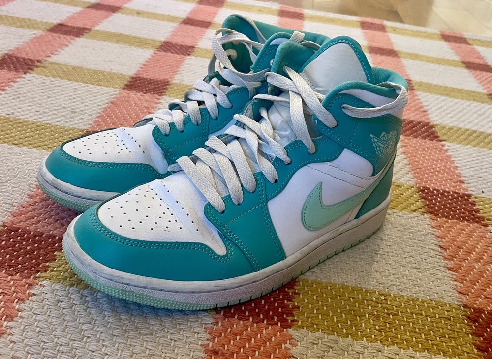 Air Jordan Dunks, Teal and White, Size 7.5, Youth
