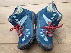 Big Kid’s Merrell Capra Mid Turquoise Waterproof Hiking Boots Size 7