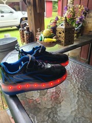 JIANDIAN LIGHT-UP (work) 2 roller wheels skate shoes EU Sz 39/ US 8 Charger incl