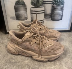 adidas Ozweego Low Wonder Taupe HQ1621 Size 4