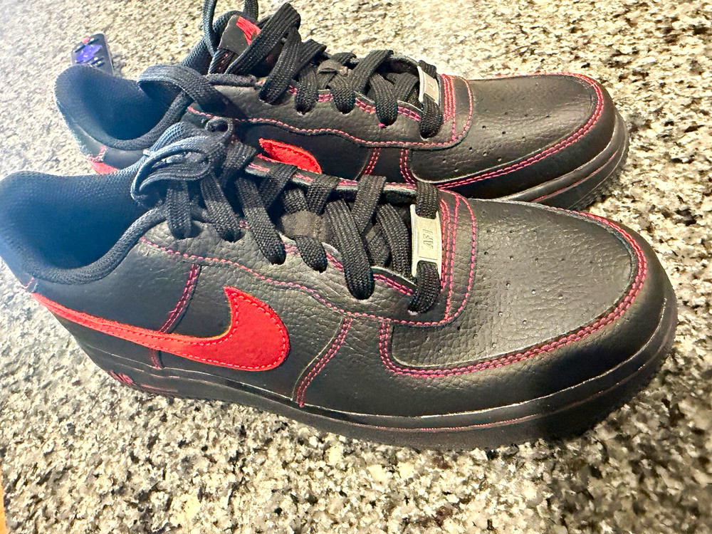 Nike Air Force 1 Low Unisex Kids US 7 Black/Red Leather Lace-Up Low Top