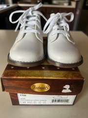 Footmate Todd white baby size 3.5 Classic Hard Bottom Hi Top Dress New