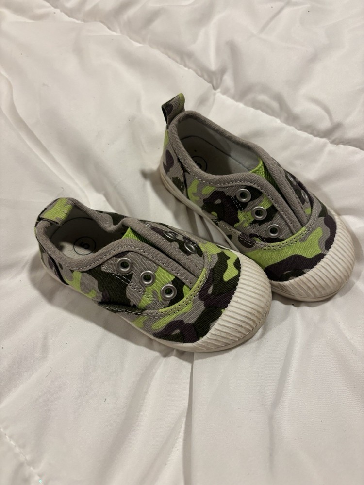 Cat & Jack Green Camouflage Kids Sneakers size 5