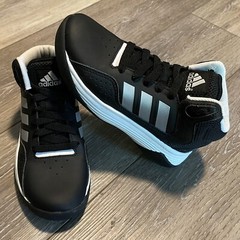 adidas Size 12.5K Cloudfoam Ilation Mid – Youth Shoes Black/White