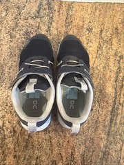 ON Kids’ Cloud Play Midnight/White Running Shoes Sneakers Size 2