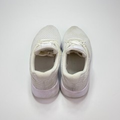Nike Tanjun White Athletic Lifestyle Shoes Sneaker 818384-111 Youth Size 6