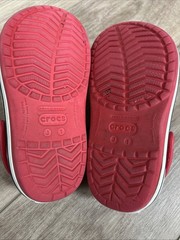 Crocs Youth Size 1 Red With Black Stripe Snoopy Woodstock Charms