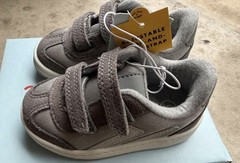 Cat & Jack Nevada Gray Hook & Loop Adjustable Low Top Sneakers Kids 6